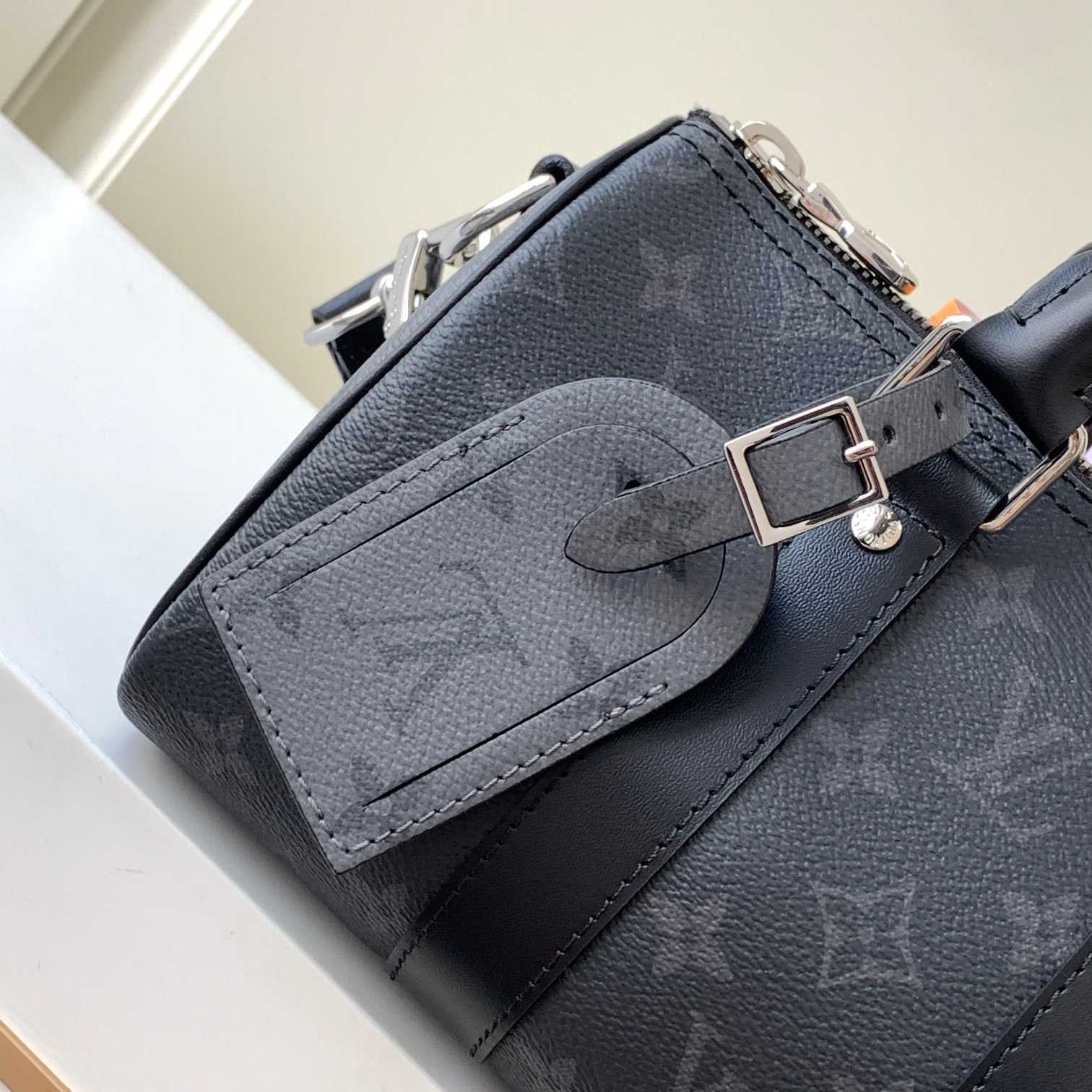 Louis Vuitton Keepall Bandoulière 25    M46271 - DopestKickz