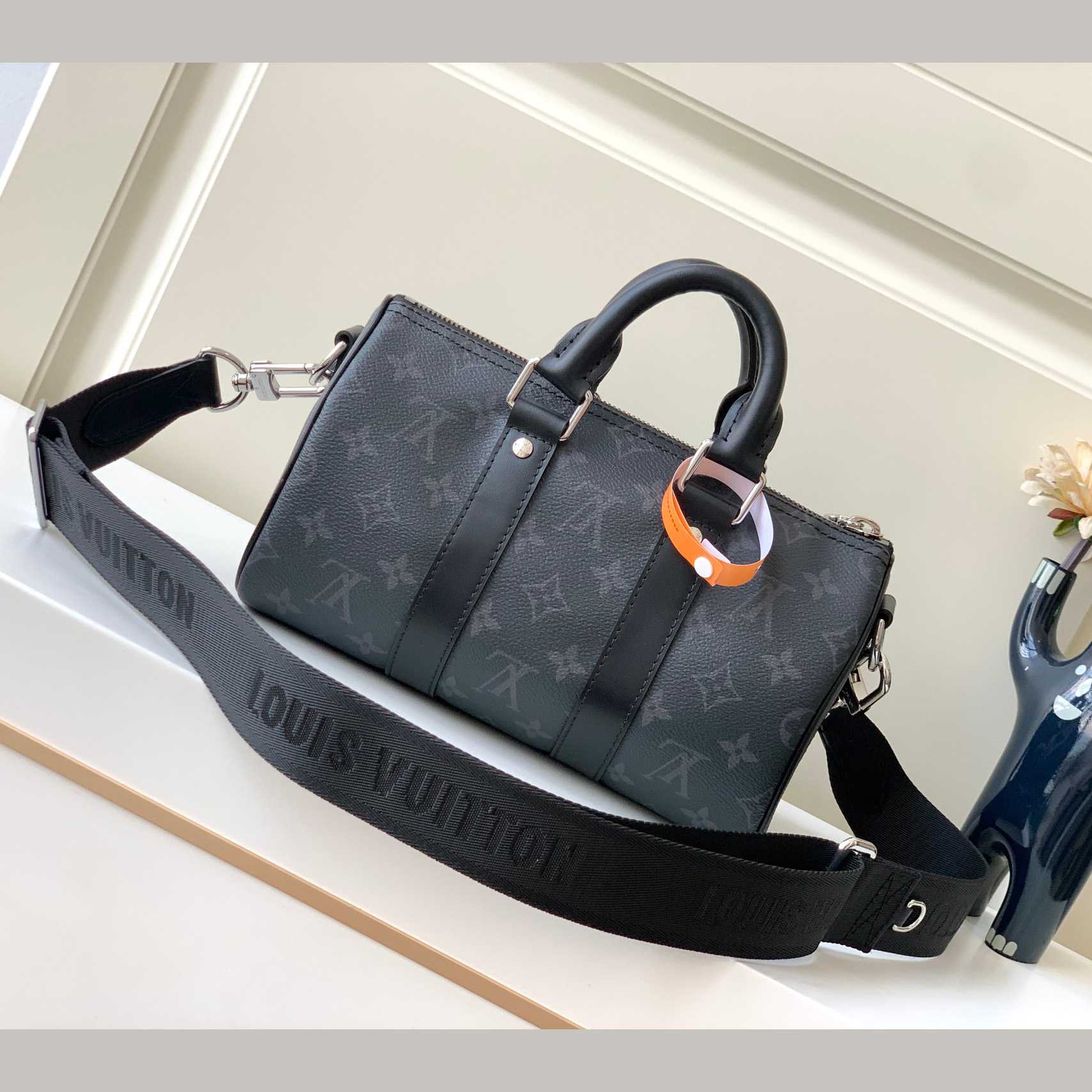 Louis Vuitton Keepall Bandoulière 25    M46271 - DopestKickz