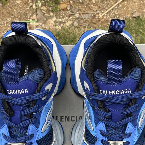 Balenciaga Cargo Sneaker  - DopestKickz