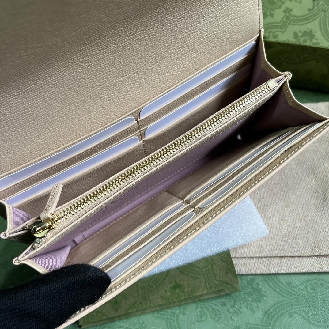 Gucci Continental Wallet With Gucci Script - DopestKickz