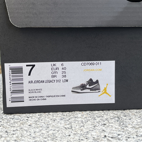 Jordan Legacy 312  Sneaker      CD7069-011 - DopestKickz