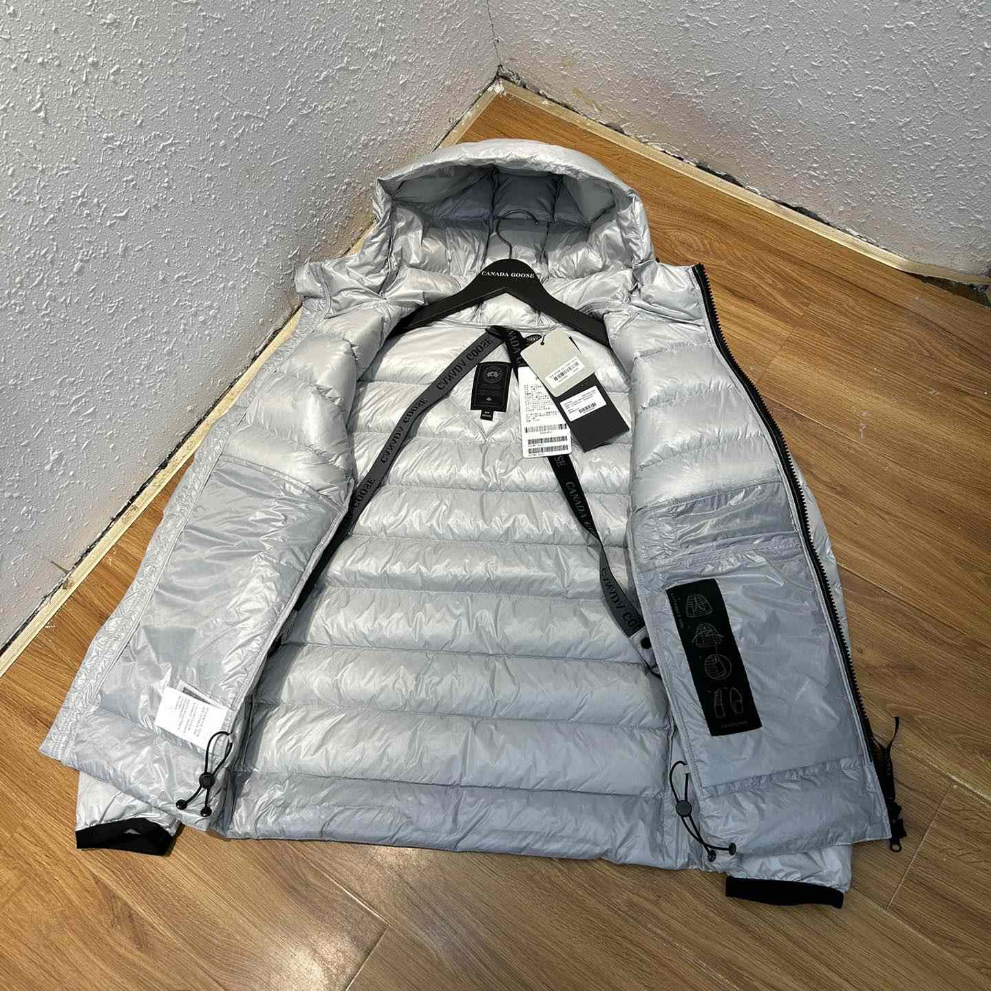 Canada Goose Logo-patch Padded Jacket - DopestKickz