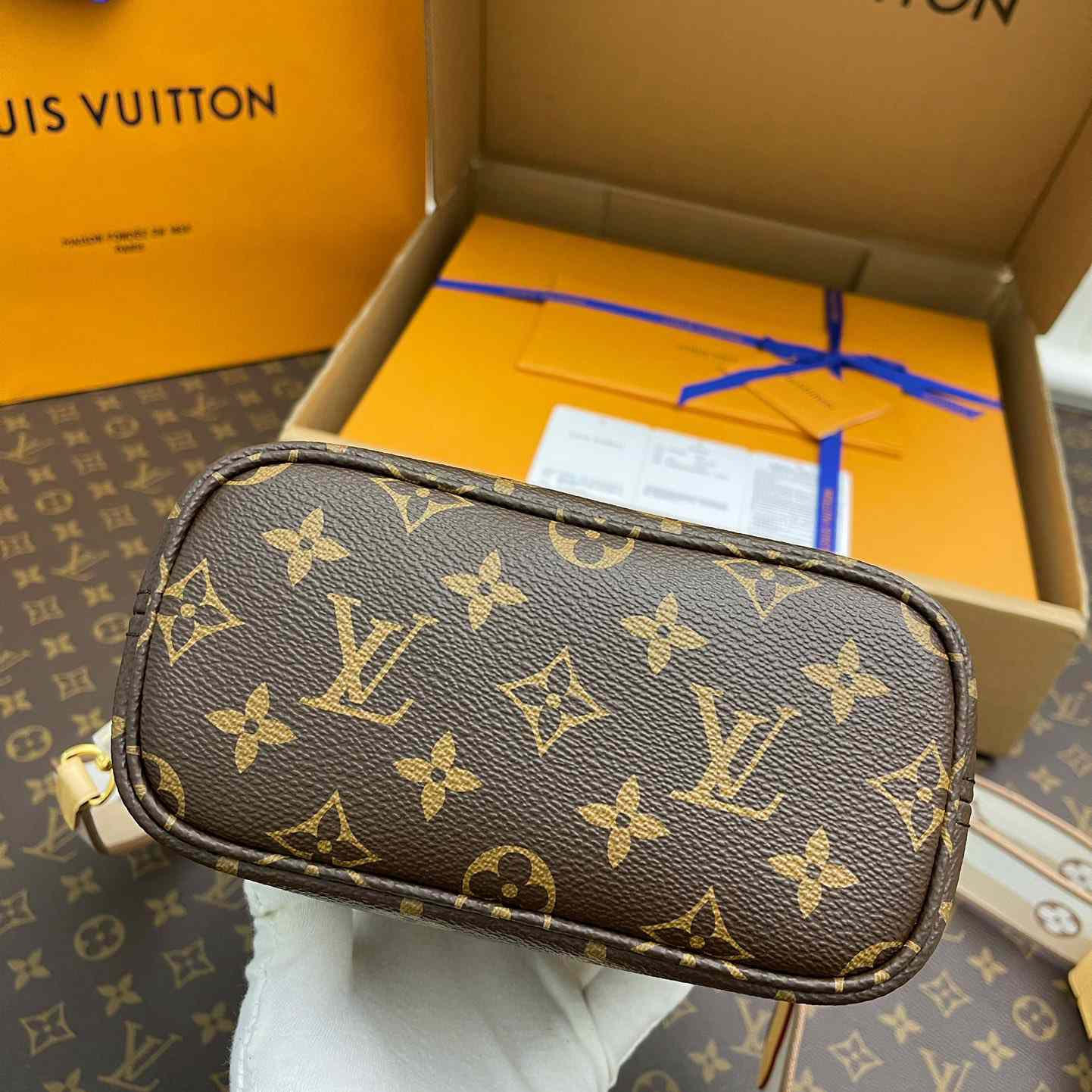 Louis Vuitton Neverfull BB   M46705 - DopestKickz