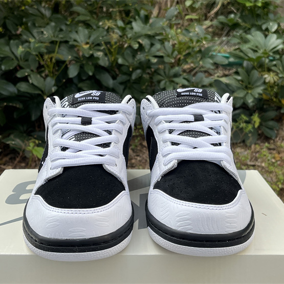 Tightbooth x Nike SB Dunk Low Sneaker      FD2629-100 - DopestKickz