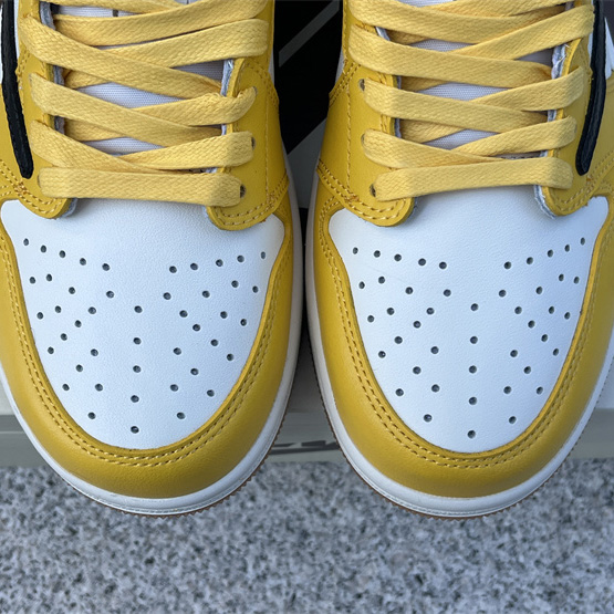 Travis Scott x Air Jordan 1 Low “Canary”  Sneaker   DZ4137-700 - DopestKickz