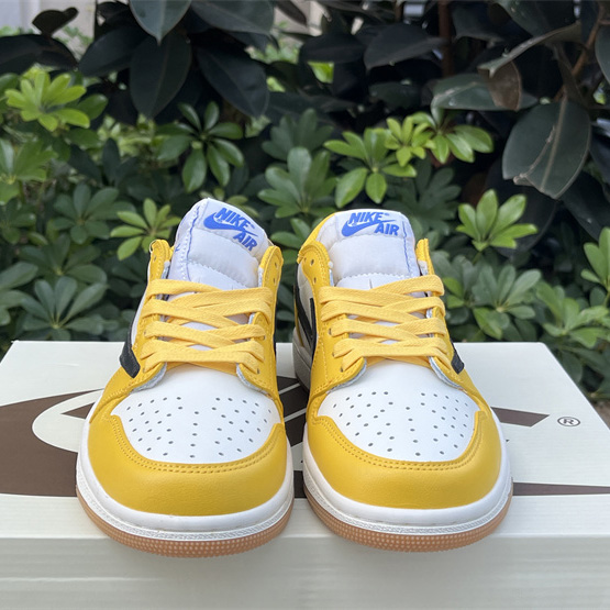 Travis Scott x Air Jordan 1 Low “Canary”  Sneaker   DZ4137-700 - DopestKickz