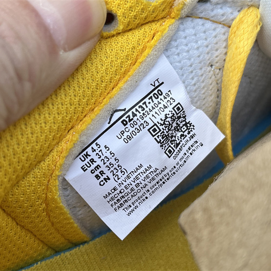 Travis Scott x Air Jordan 1 Low “Canary”  Sneaker   DZ4137-700 - DopestKickz