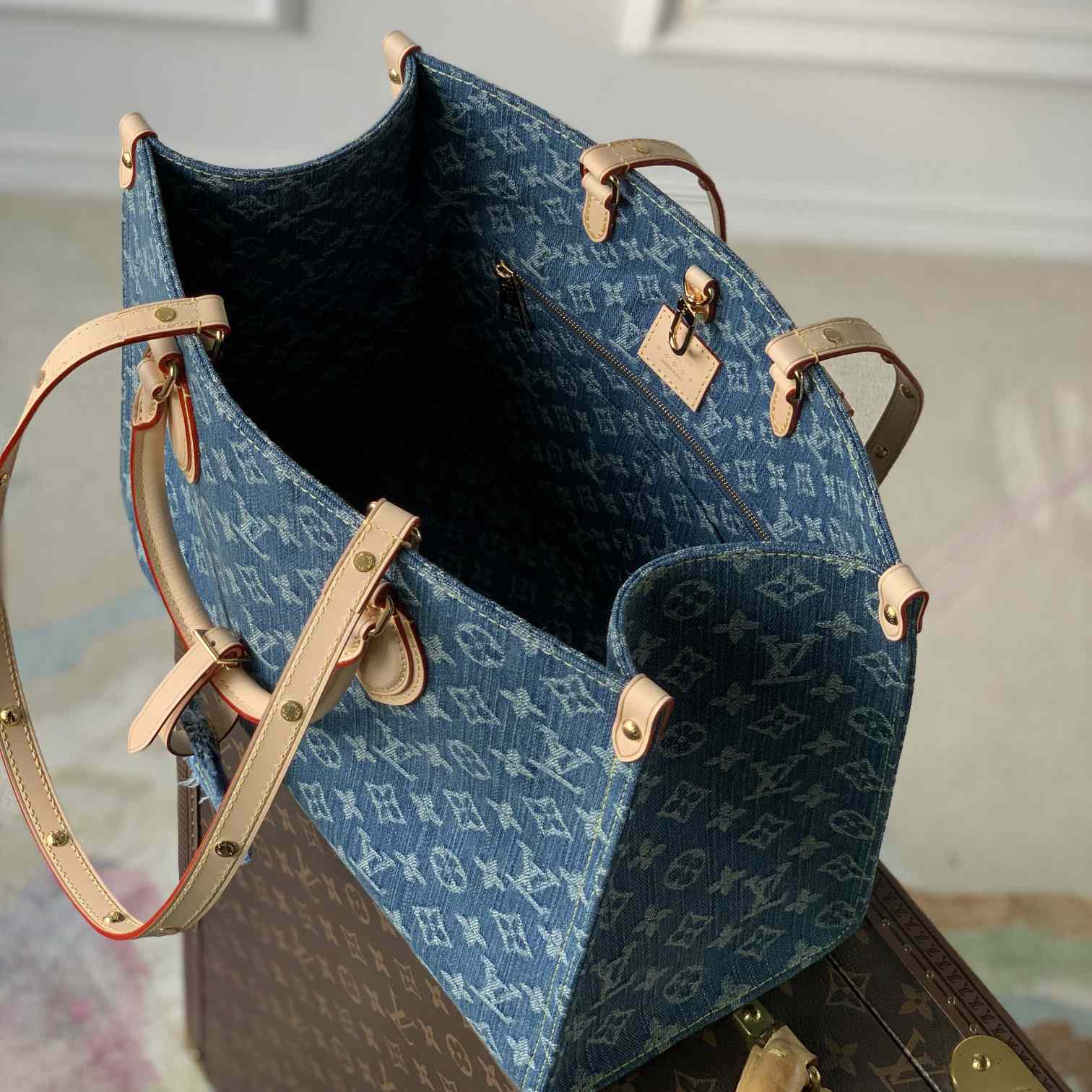 Louis Vuitton OnTheGo MM   M46871 - DopestKickz