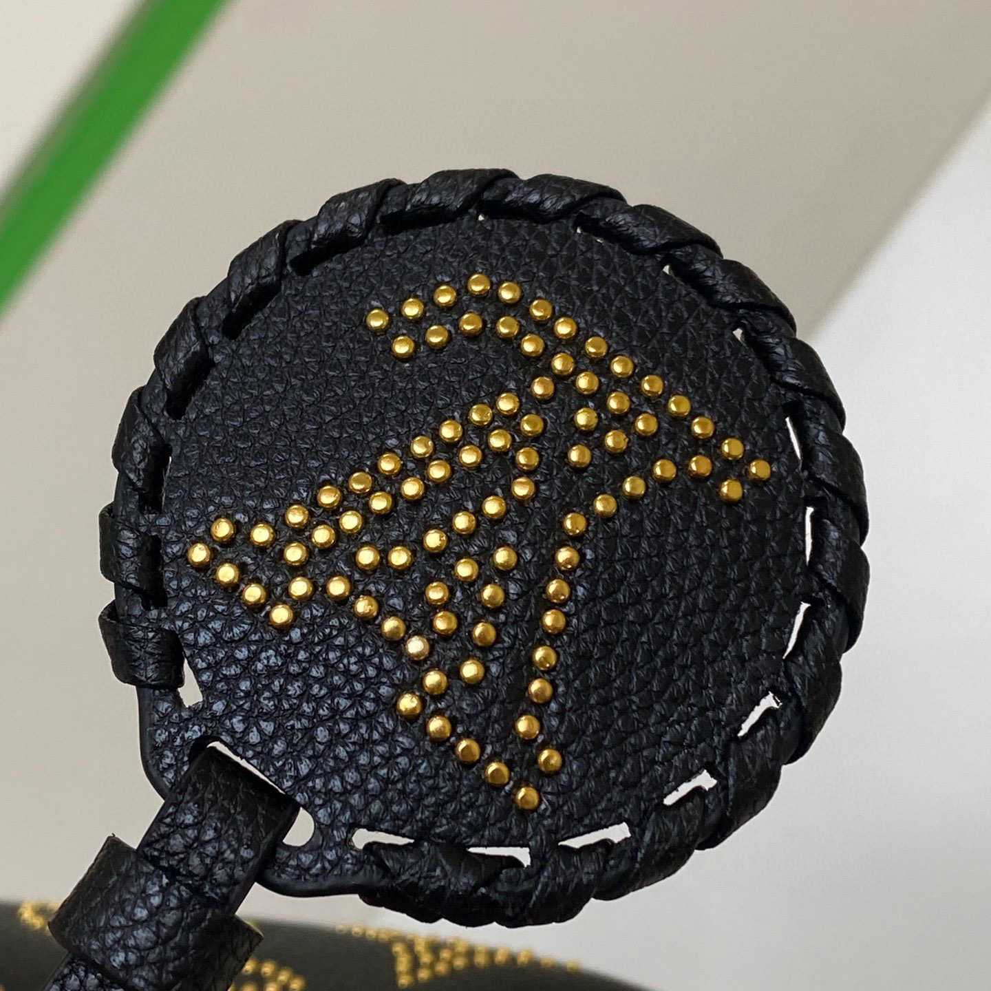 Louis Vuitton Blossom PM  M23393 - DopestKickz