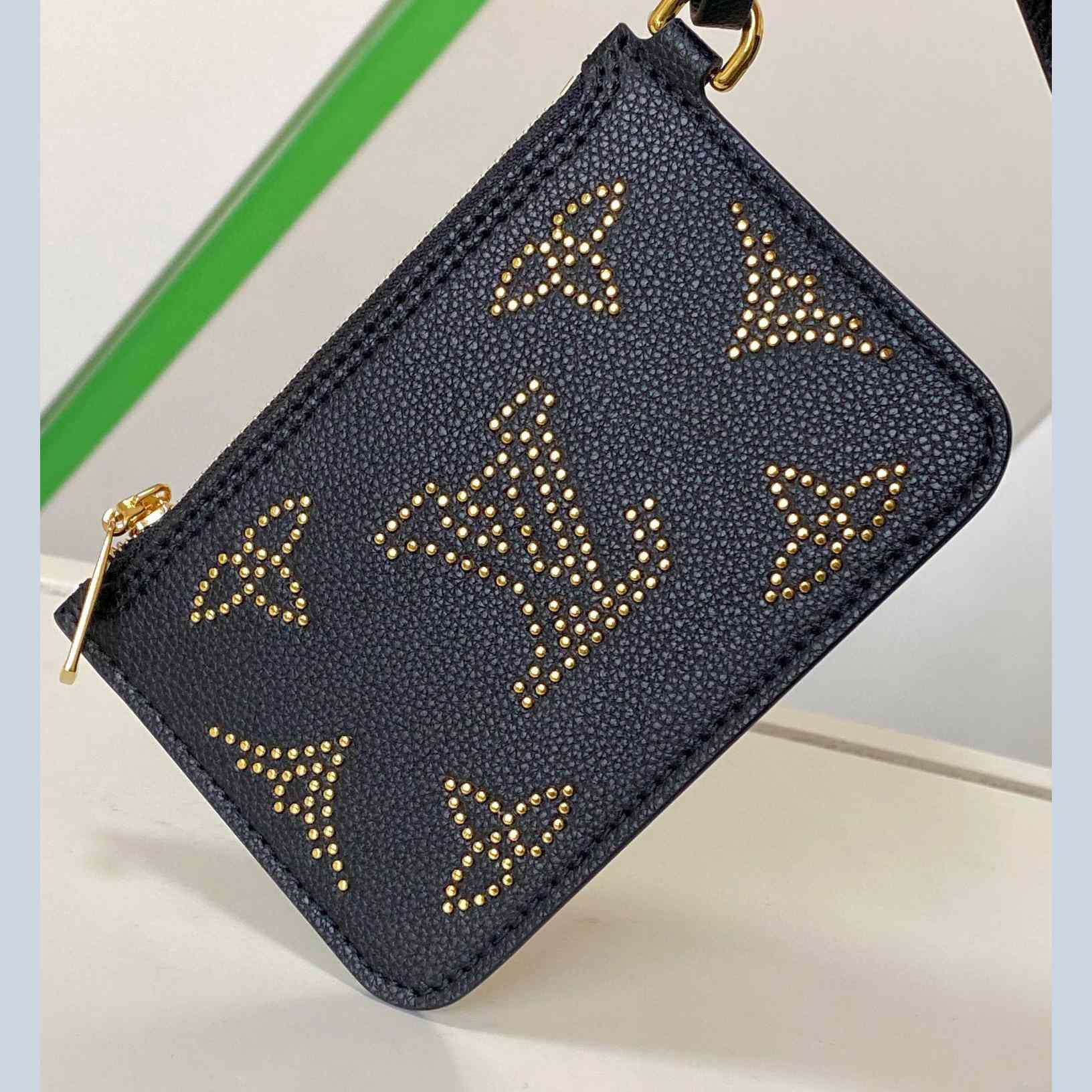 Louis Vuitton Blossom PM  M23393 - DopestKickz