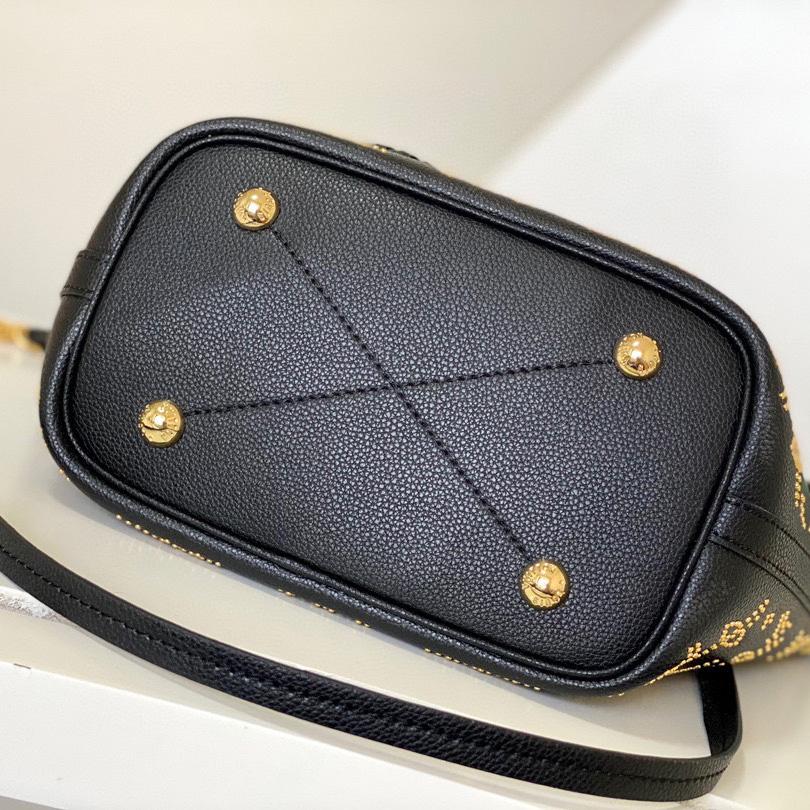 Louis Vuitton Blossom PM  M23393 - DopestKickz