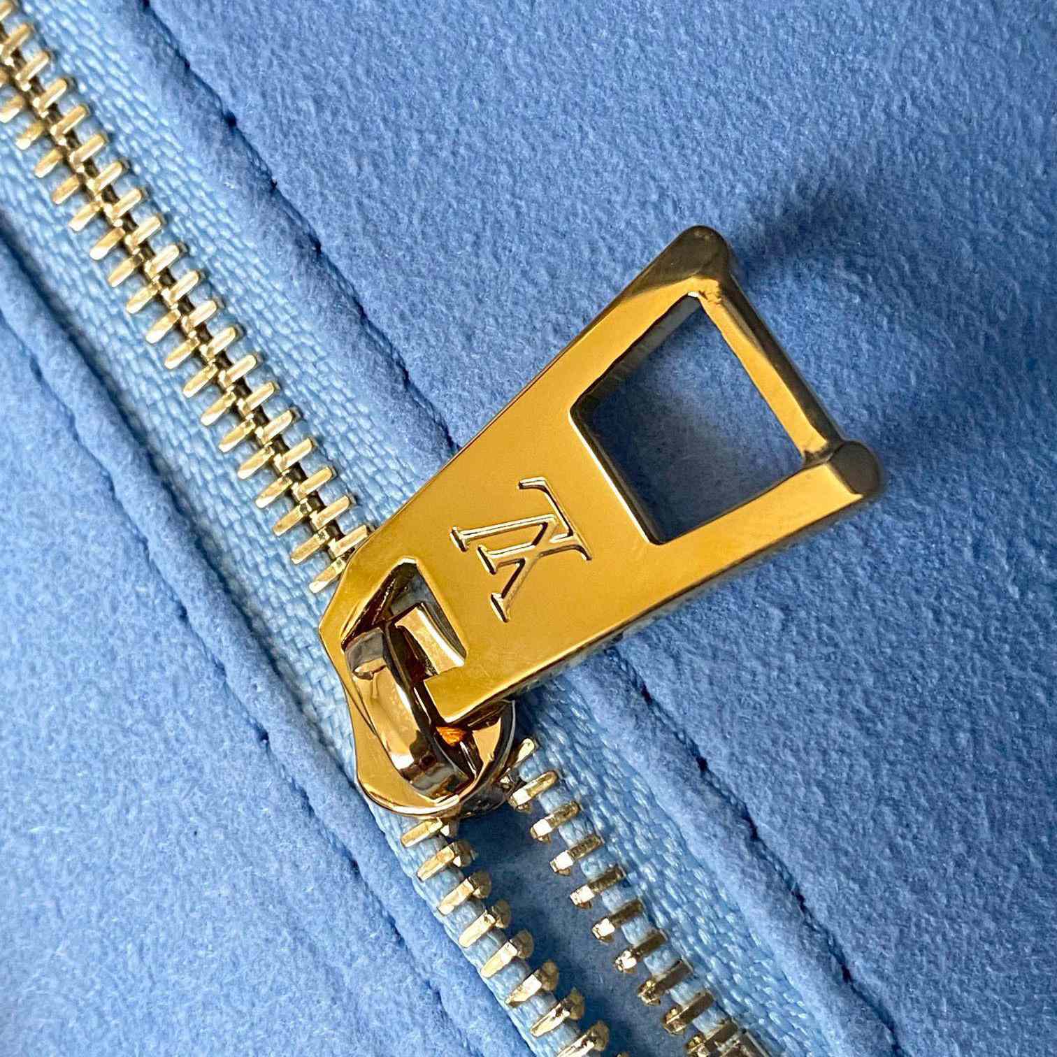 Louis Vuitton OnTheGo PM (25-19-11.5cm)  M46833 - DopestKickz