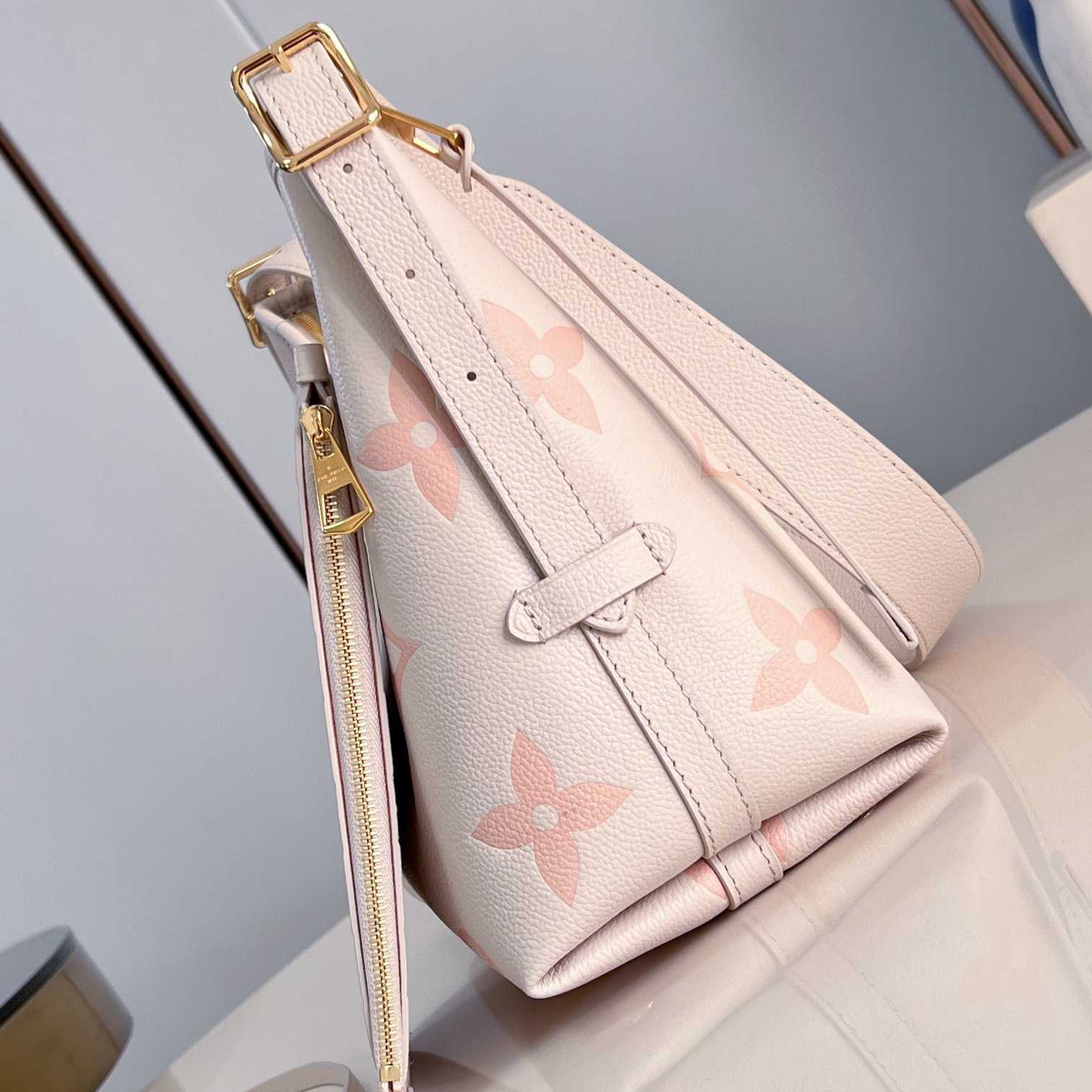 Louis Vuitton CarryAll PM    M24141 - DopestKickz