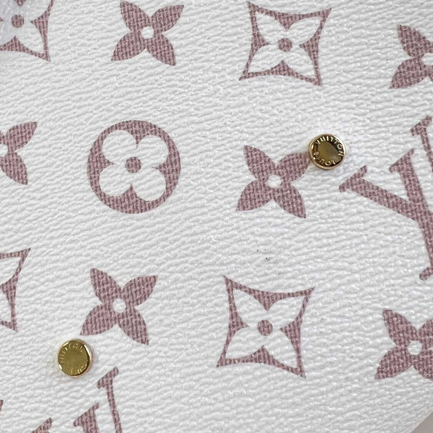 Louis Vuitton Atlantis GM     M24409 - DopestKickz