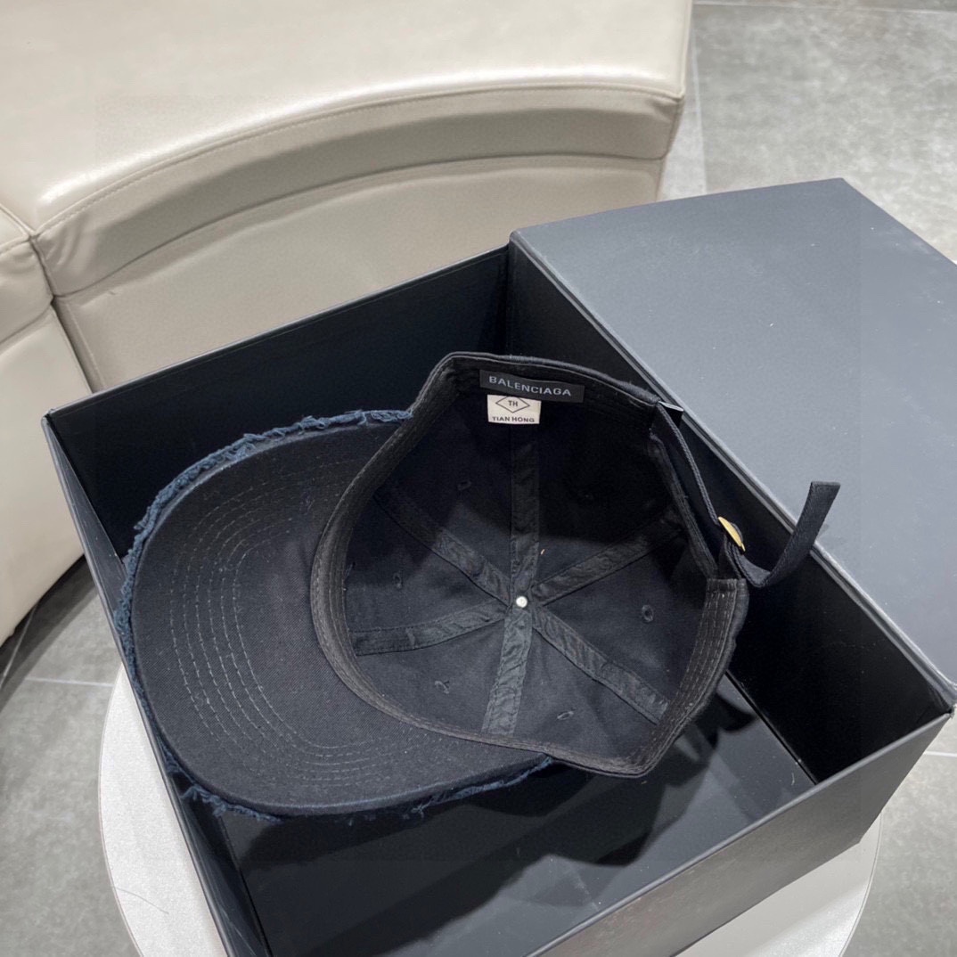 Balenciaga Cap - DopestKickz