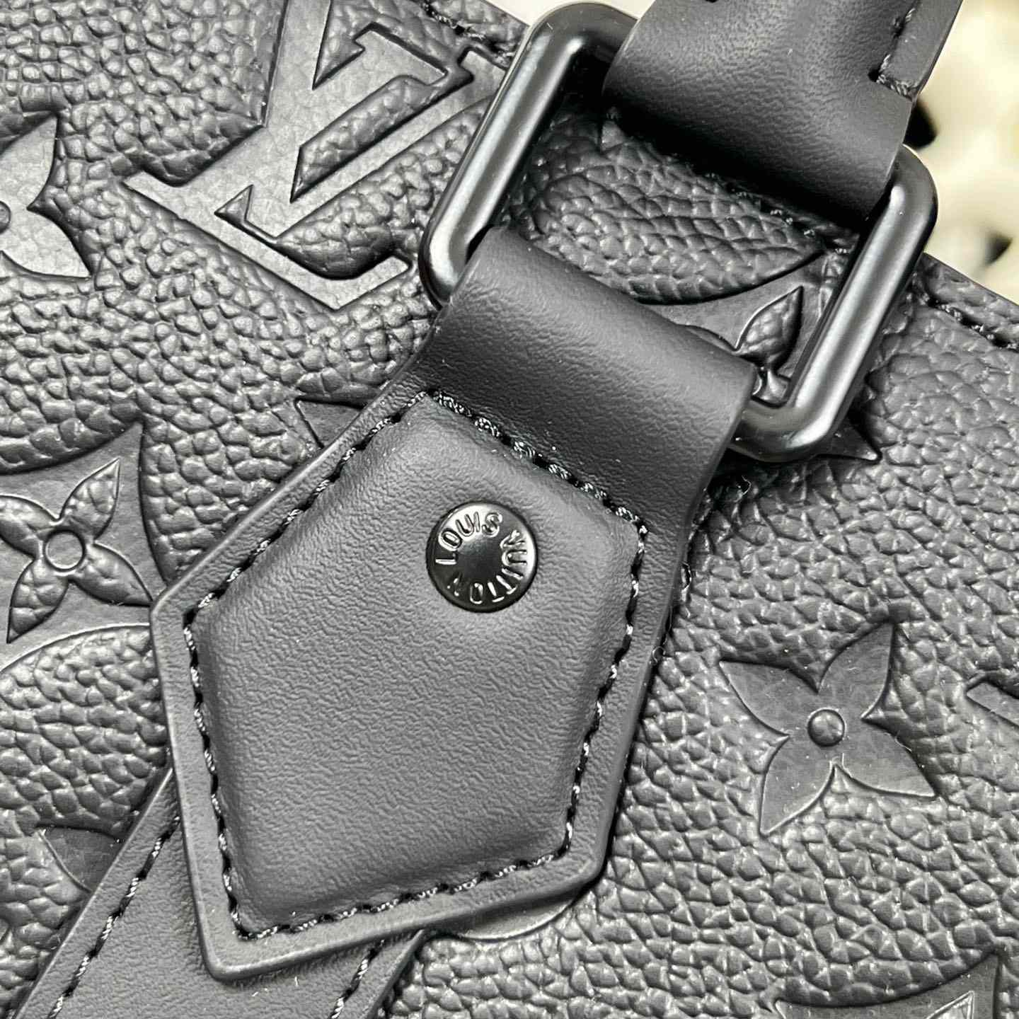 Louis Vuitton Sac Plat NV   M21866 - DopestKickz