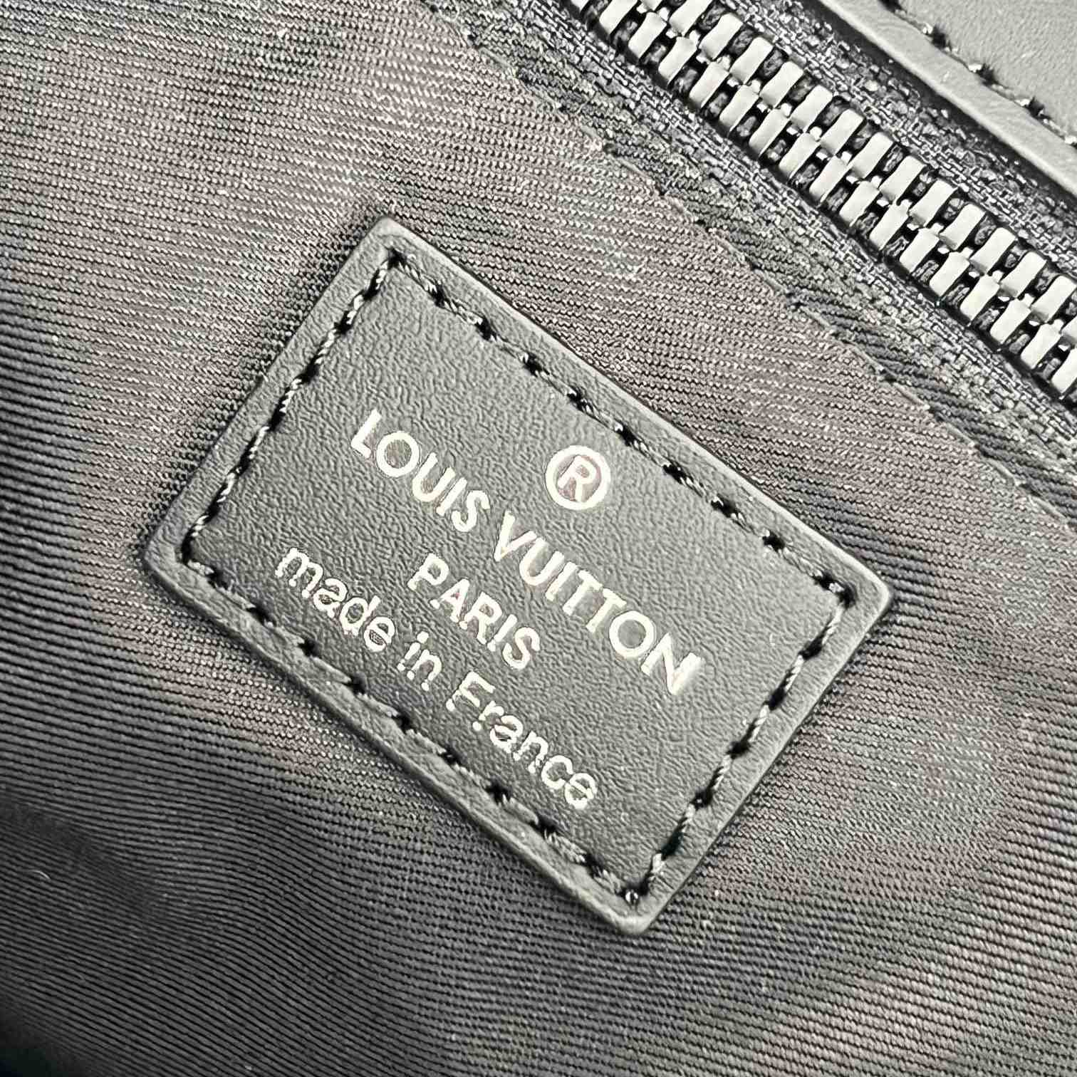 Louis Vuitton Sac Plat NV   M21866 - DopestKickz
