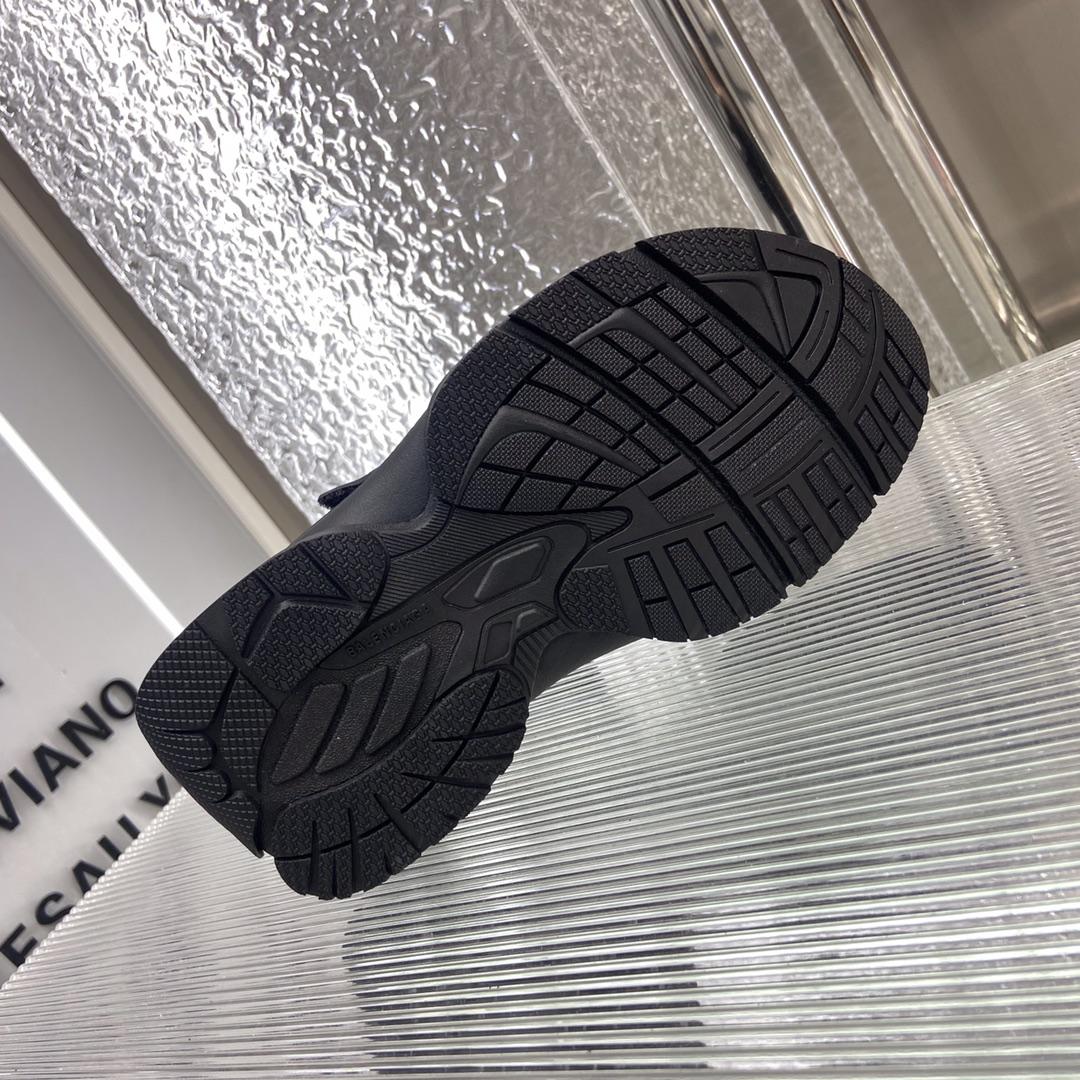 Balenciaga Tourist Sandal In Black - DopestKickz