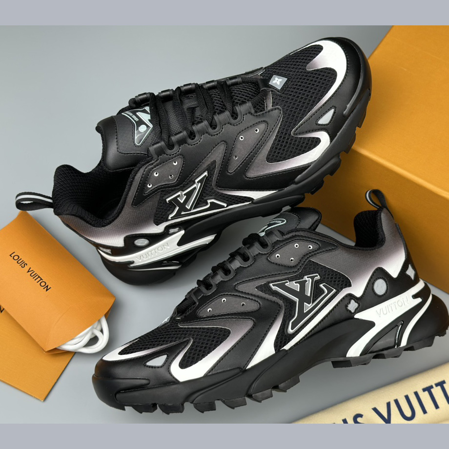 Louis Vuitton LV Runner Tatic Sneaker   (Upon UK Size)     1ACG81 - DopestKickz