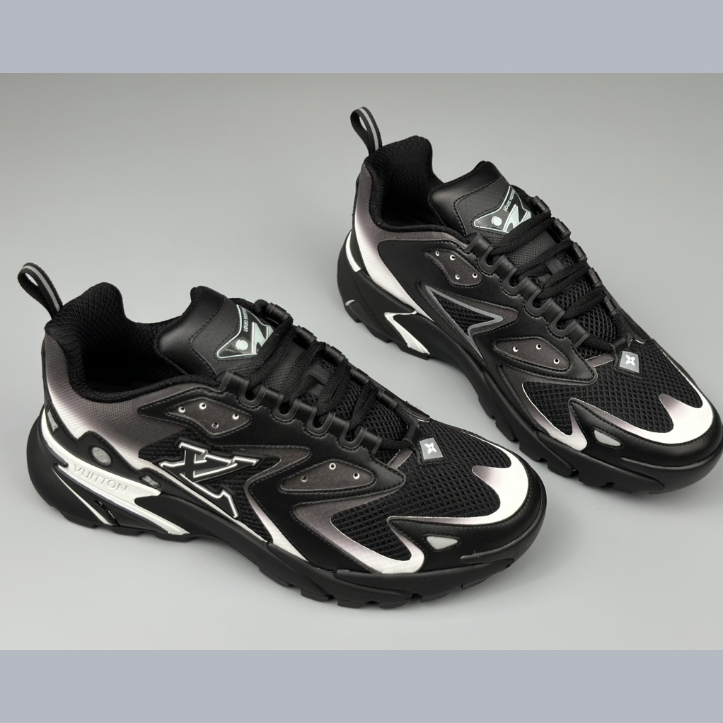 Louis Vuitton LV Runner Tatic Sneaker   (Upon UK Size)     1ACG81 - DopestKickz