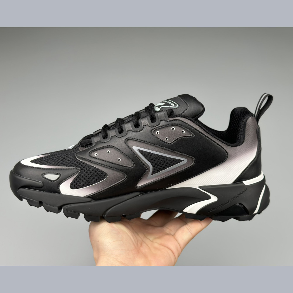 Louis Vuitton LV Runner Tatic Sneaker   (Upon UK Size)     1ACG81 - DopestKickz