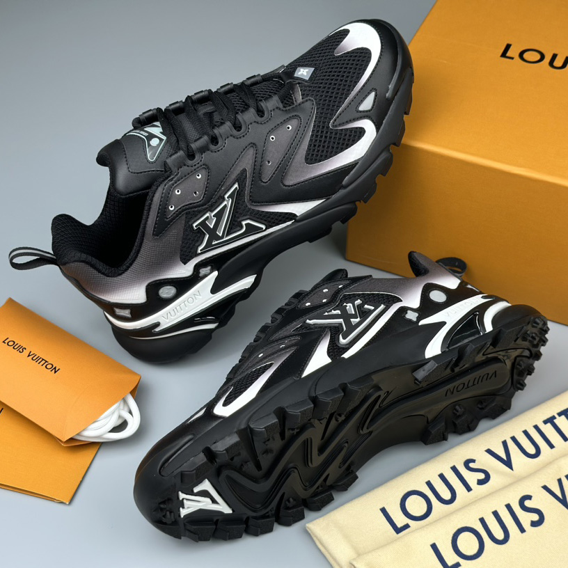 Louis Vuitton LV Runner Tatic Sneaker   (Upon UK Size)     1ACG81 - DopestKickz