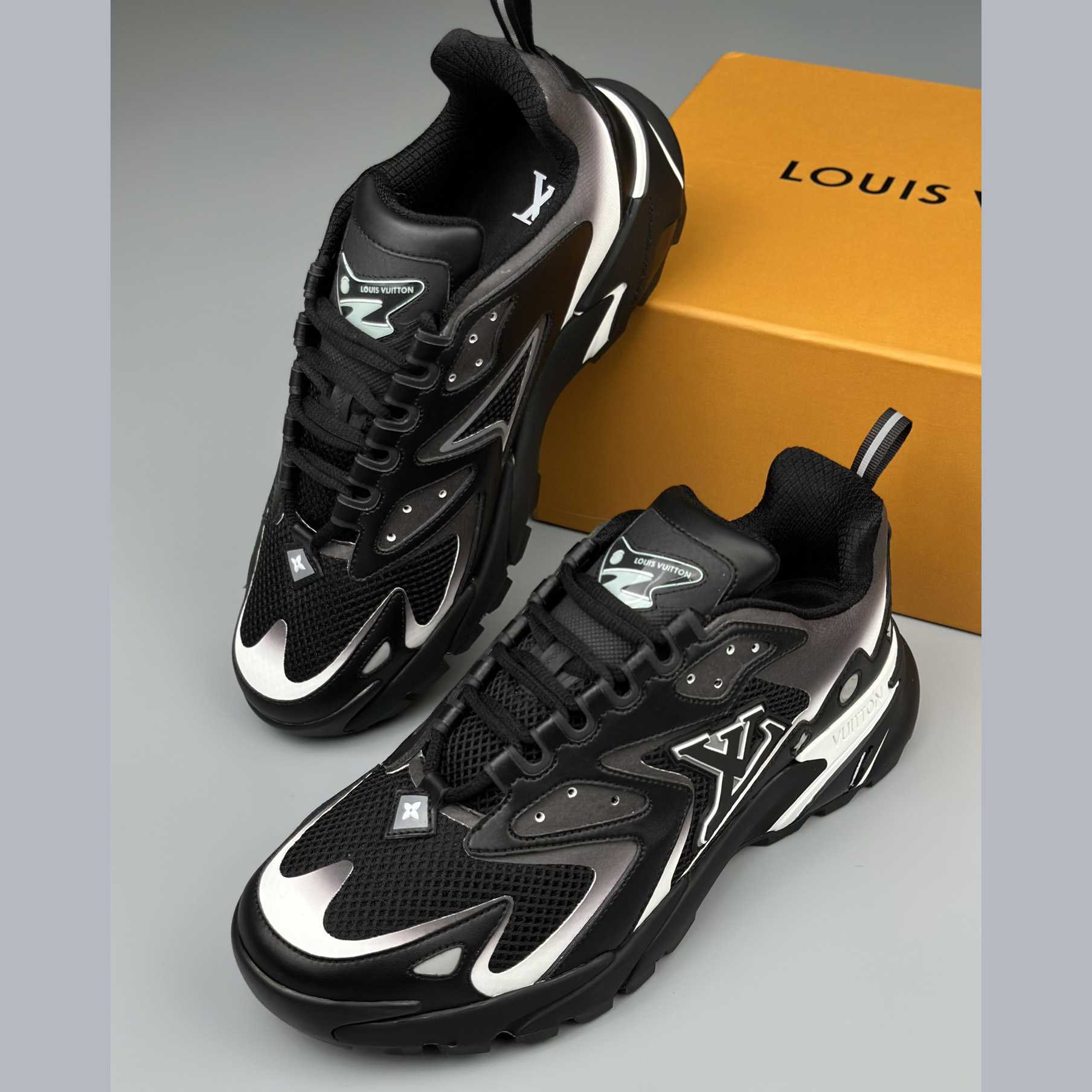 Louis Vuitton LV Runner Tatic Sneaker   (Upon UK Size)     1ACG81 - DopestKickz