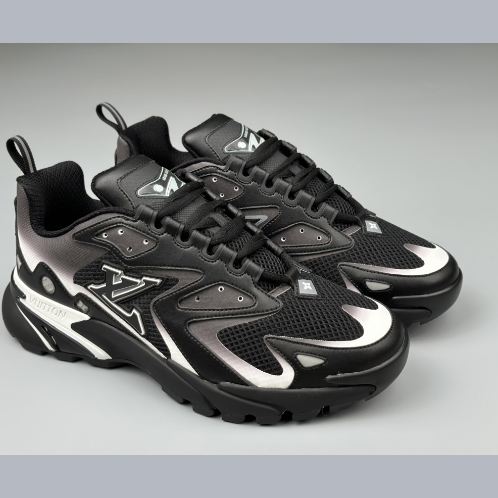 Louis Vuitton LV Runner Tatic Sneaker   (Upon UK Size)     1ACG81 - DopestKickz