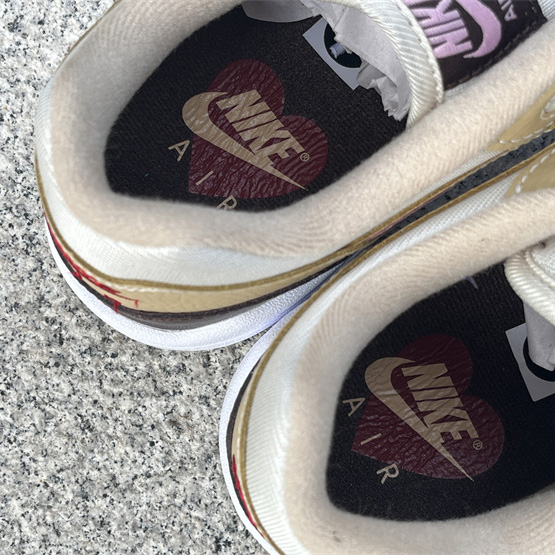 Nike Air Max 1 Sneaker   FZ4346-200 - DopestKickz