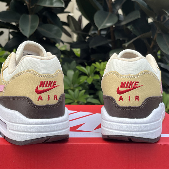 Nike Air Max 1 Sneaker   FZ4346-200 - DopestKickz