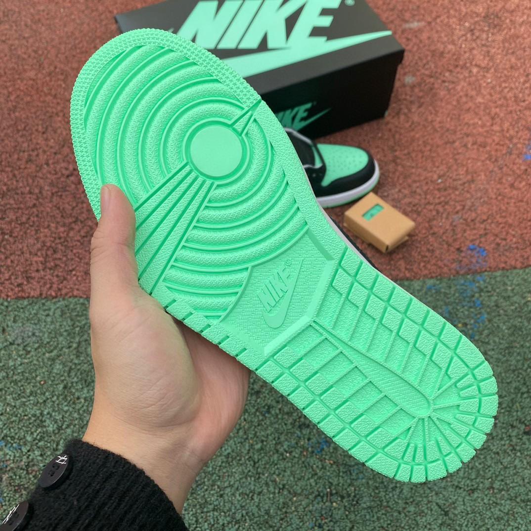 Air Jordan 1 Retro High OG “Green Glow” Sneaker    DZ5485-130 - DopestKickz