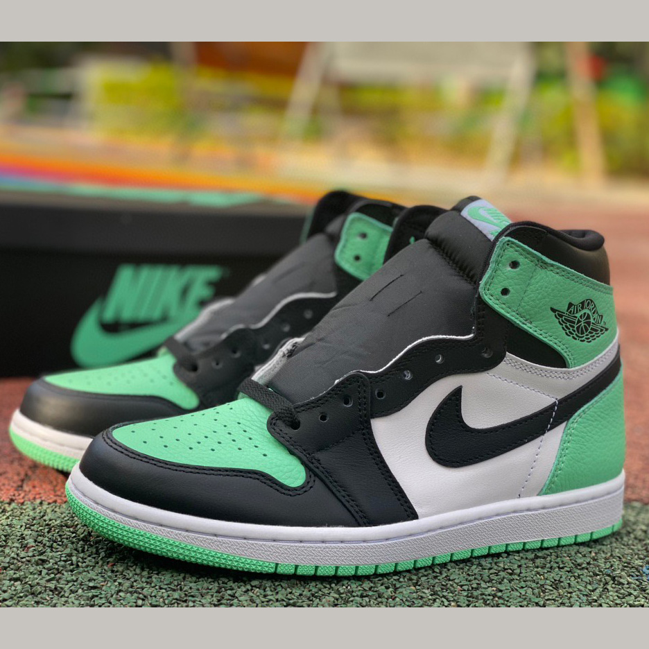 Air Jordan 1 Retro High OG “Green Glow” Sneaker    DZ5485-130 - DopestKickz