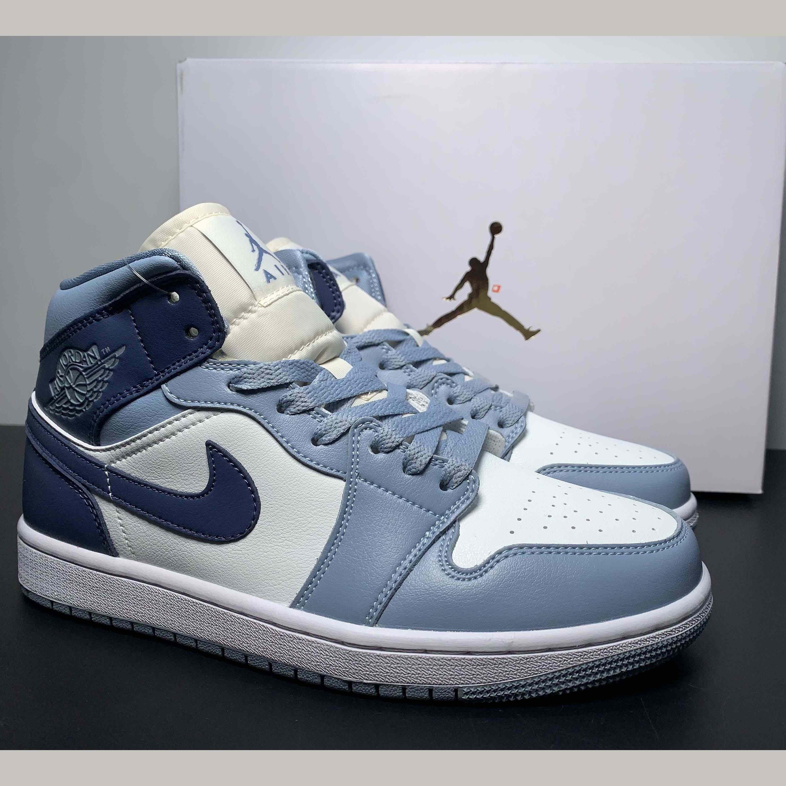 Air Jordan 1 Mid  Sneaker      BQ6472-140 - DopestKickz