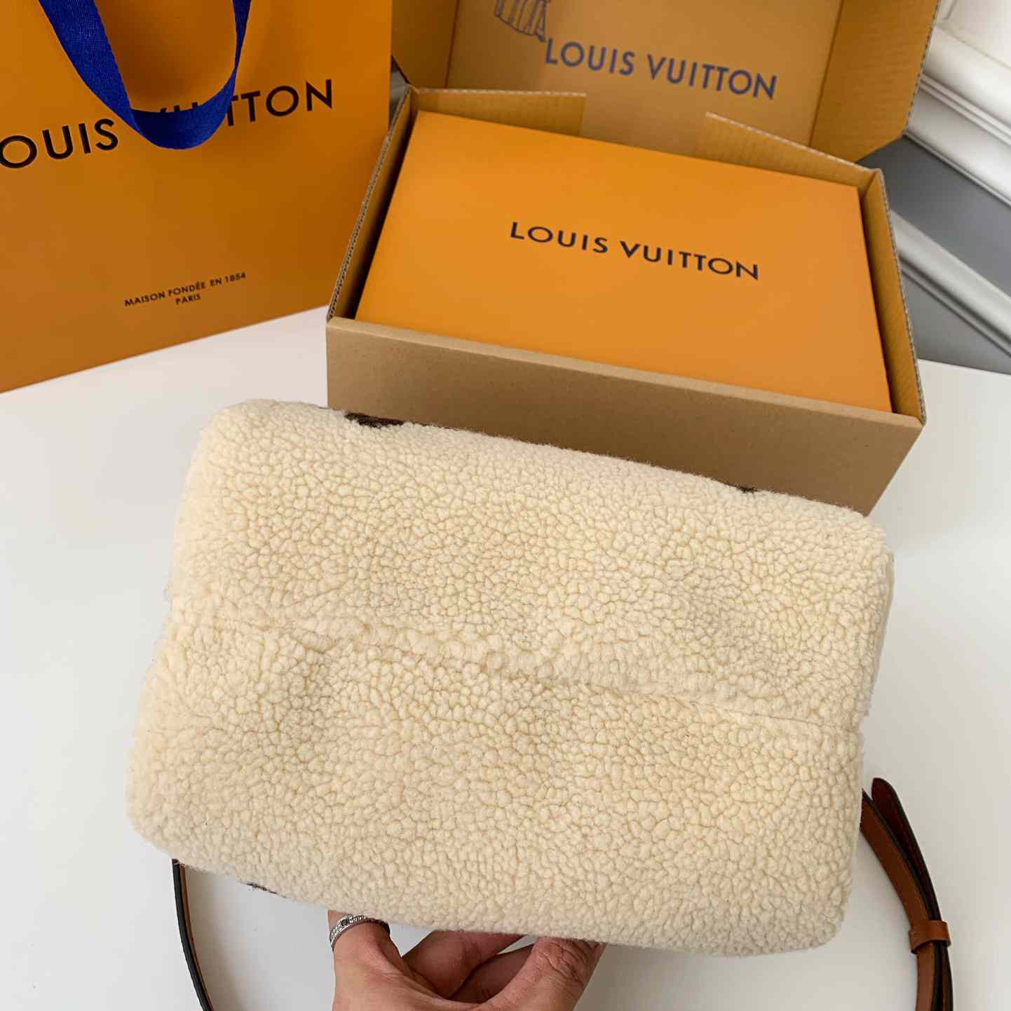 Louis Vuitton Speedy Bandoulière 25   M23468 - DopestKickz