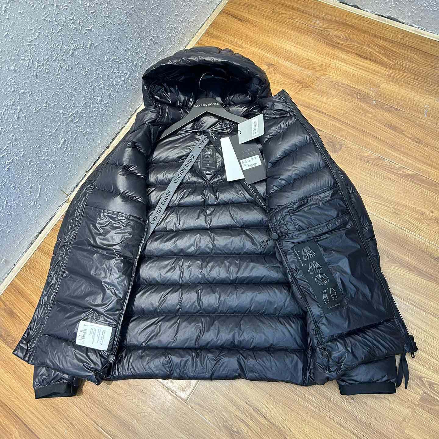 Canada Goose Logo-patch Padded Jacket - DopestKickz