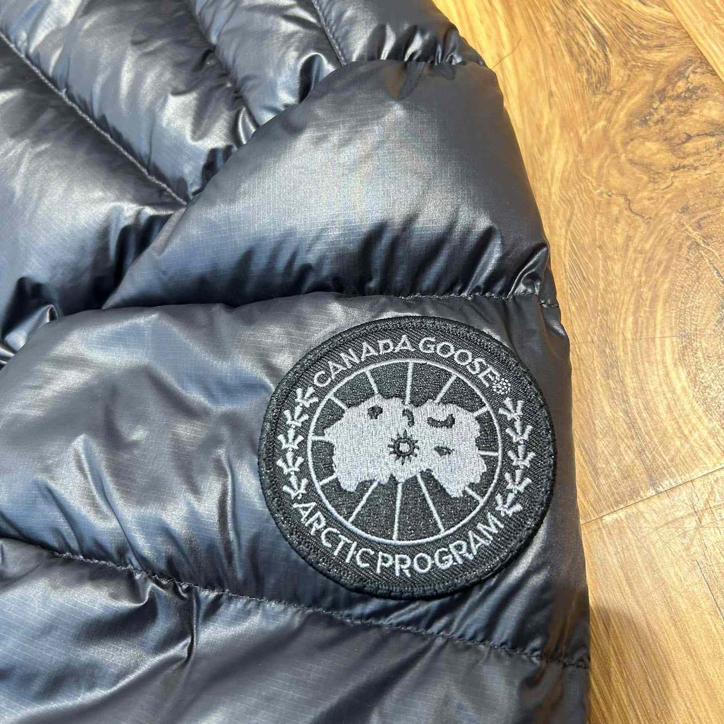 Canada Goose Logo-patch Padded Jacket - DopestKickz