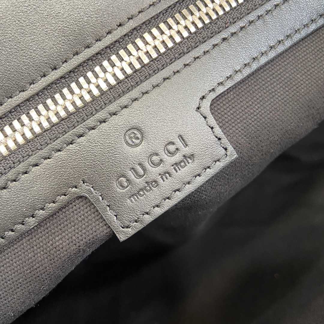 Gucci GG Crossbody Bag - DopestKickz