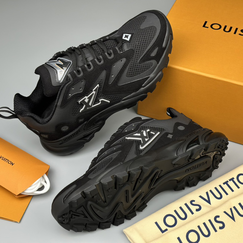 Louis Vuitton Runner Tatic Sneaker(Upon UK Size)    1A9UNT - DopestKickz