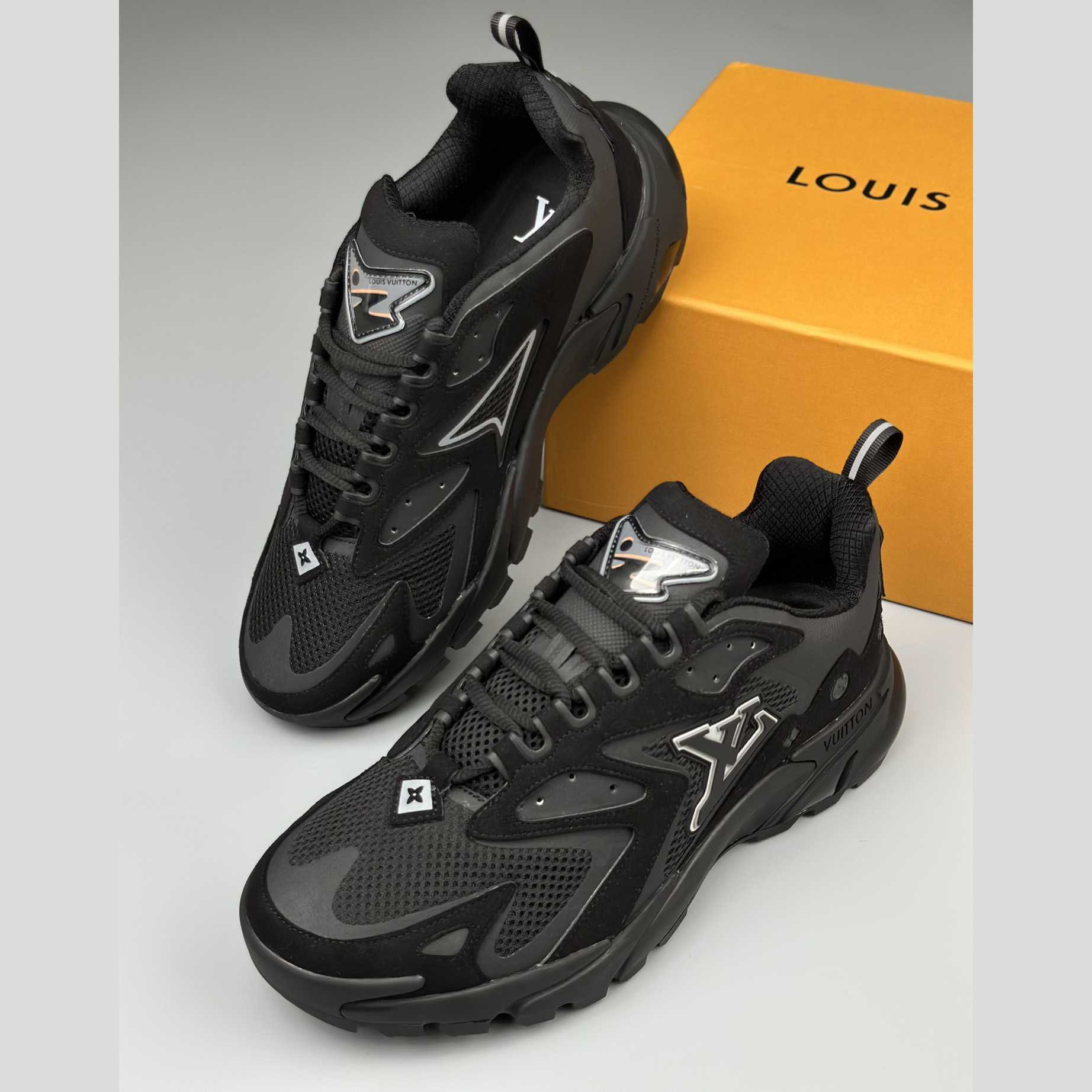 Louis Vuitton Runner Tatic Sneaker(Upon UK Size)    1A9UNT - DopestKickz