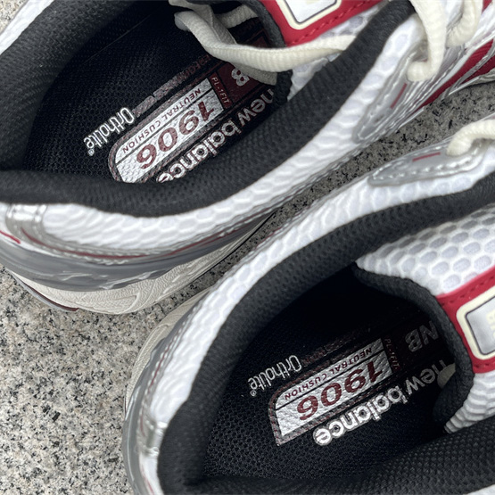 New Balance 1906R Sneakers        M1906REA  - DopestKickz