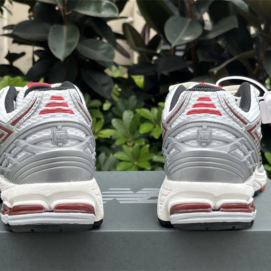 New Balance 1906R Sneakers        M1906REA  - DopestKickz