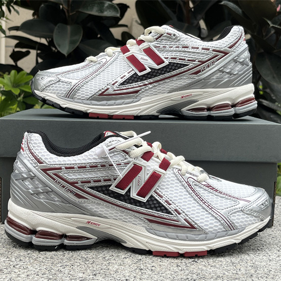 New Balance 1906R Sneakers        M1906REA  - DopestKickz