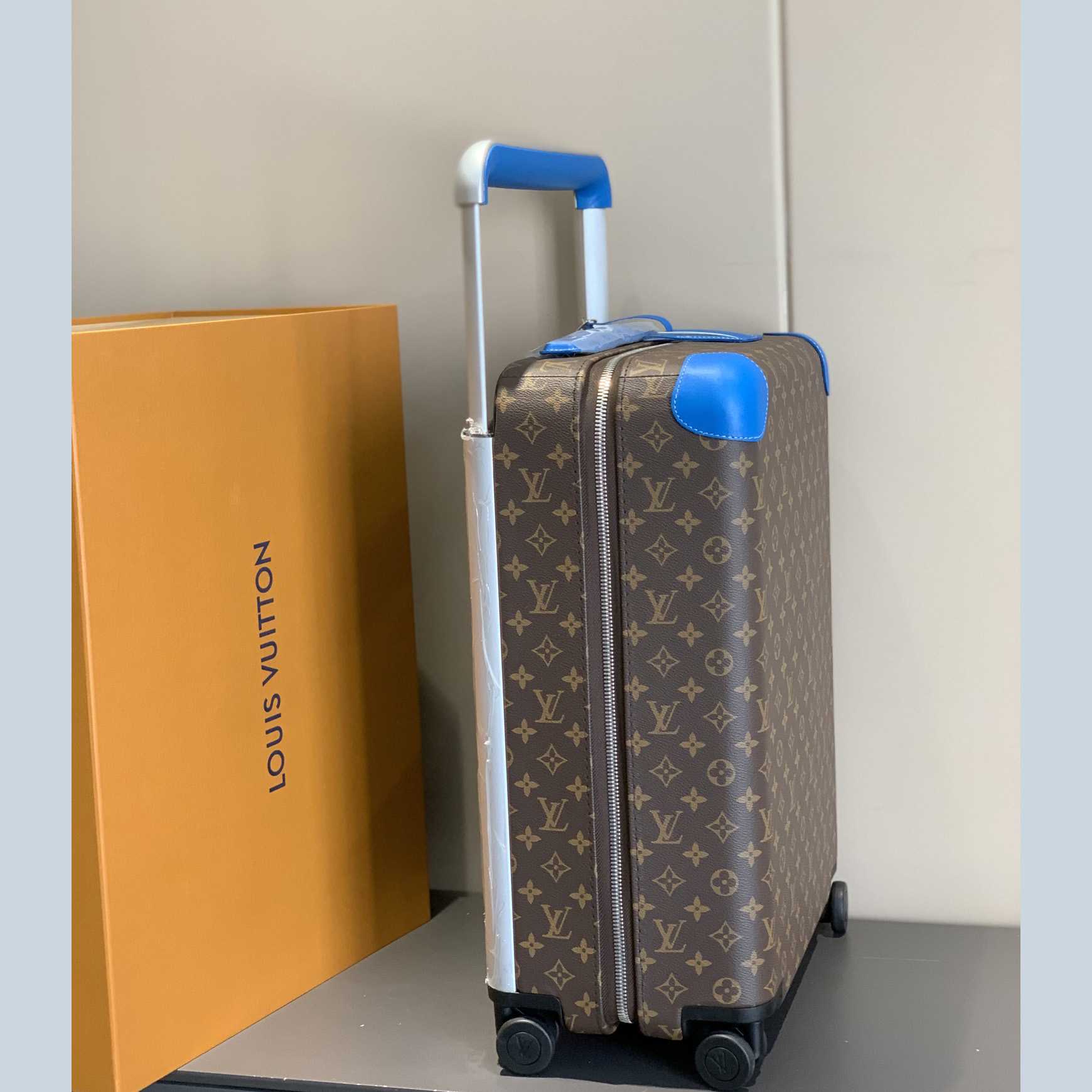 Louis Vuitton Luggage 20inch - DopestKickz