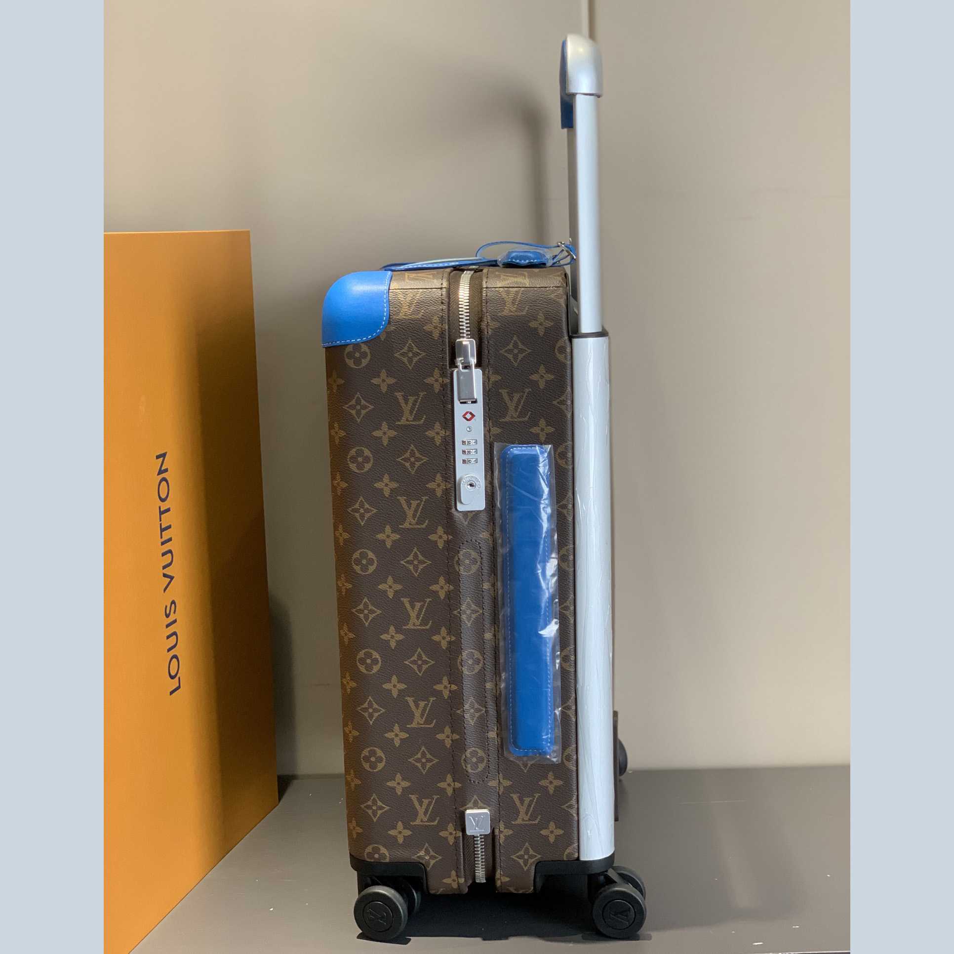 Louis Vuitton Luggage 20inch - DopestKickz