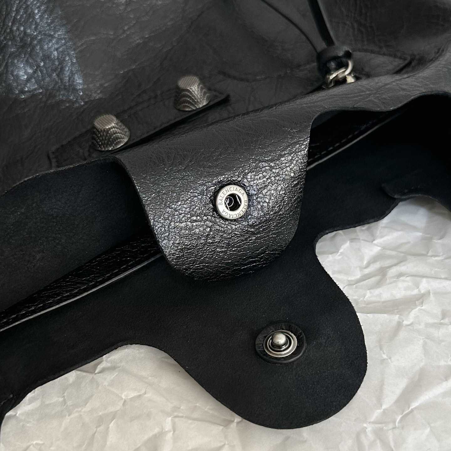 Balenciaga Men's Le Cagole Men Shopper Bag In Black - DopestKickz