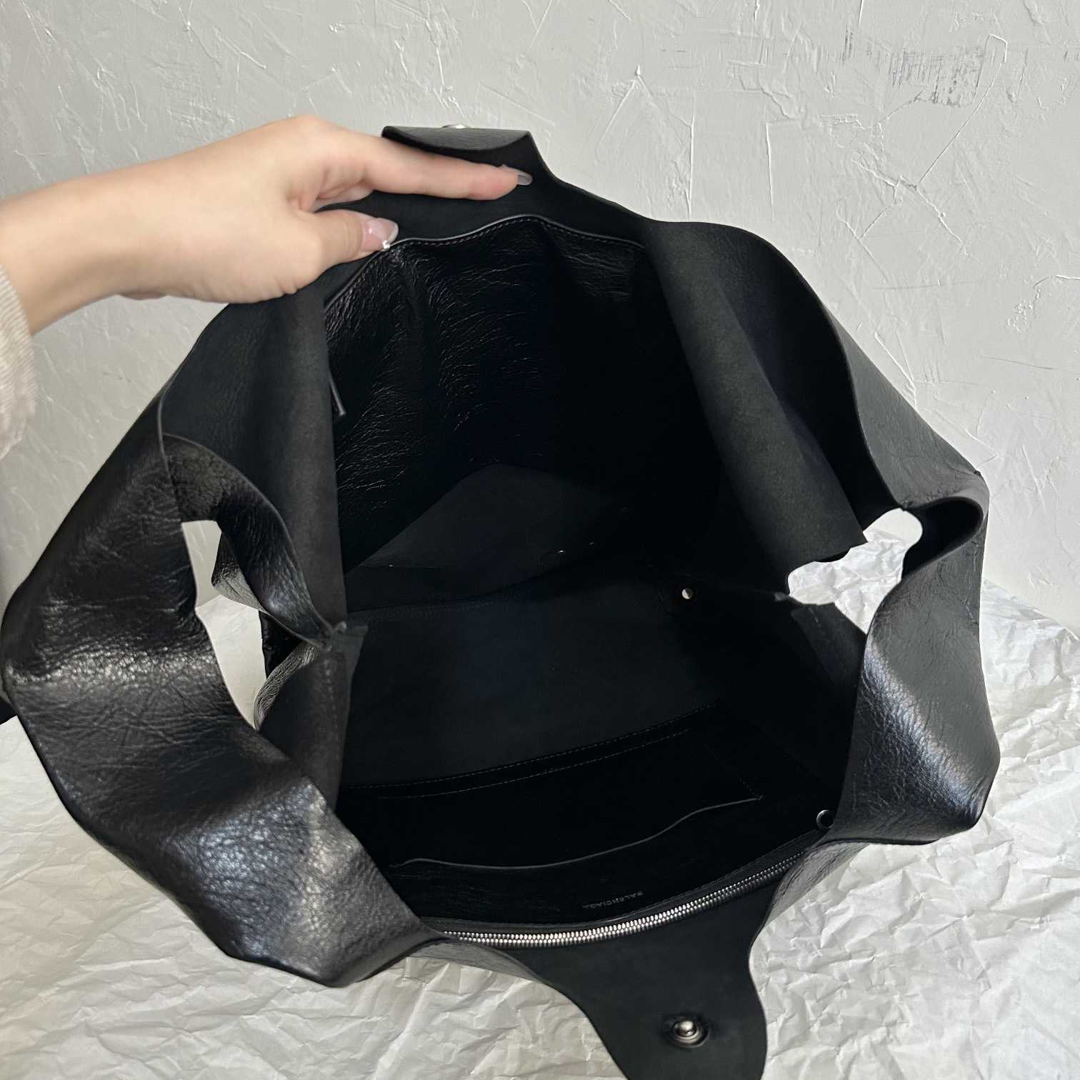 Balenciaga Men's Le Cagole Men Shopper Bag In Black - DopestKickz