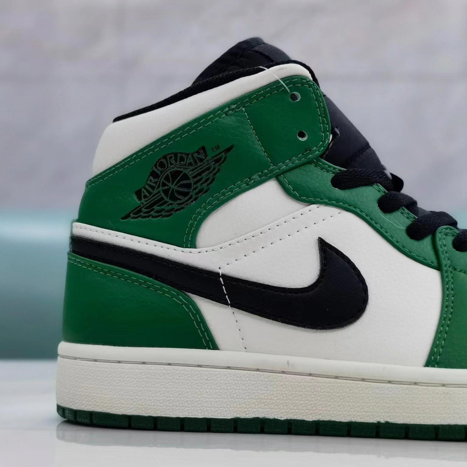 Air Jordan AJ1 MID Sneaker    BQ6931-301 - DopestKickz