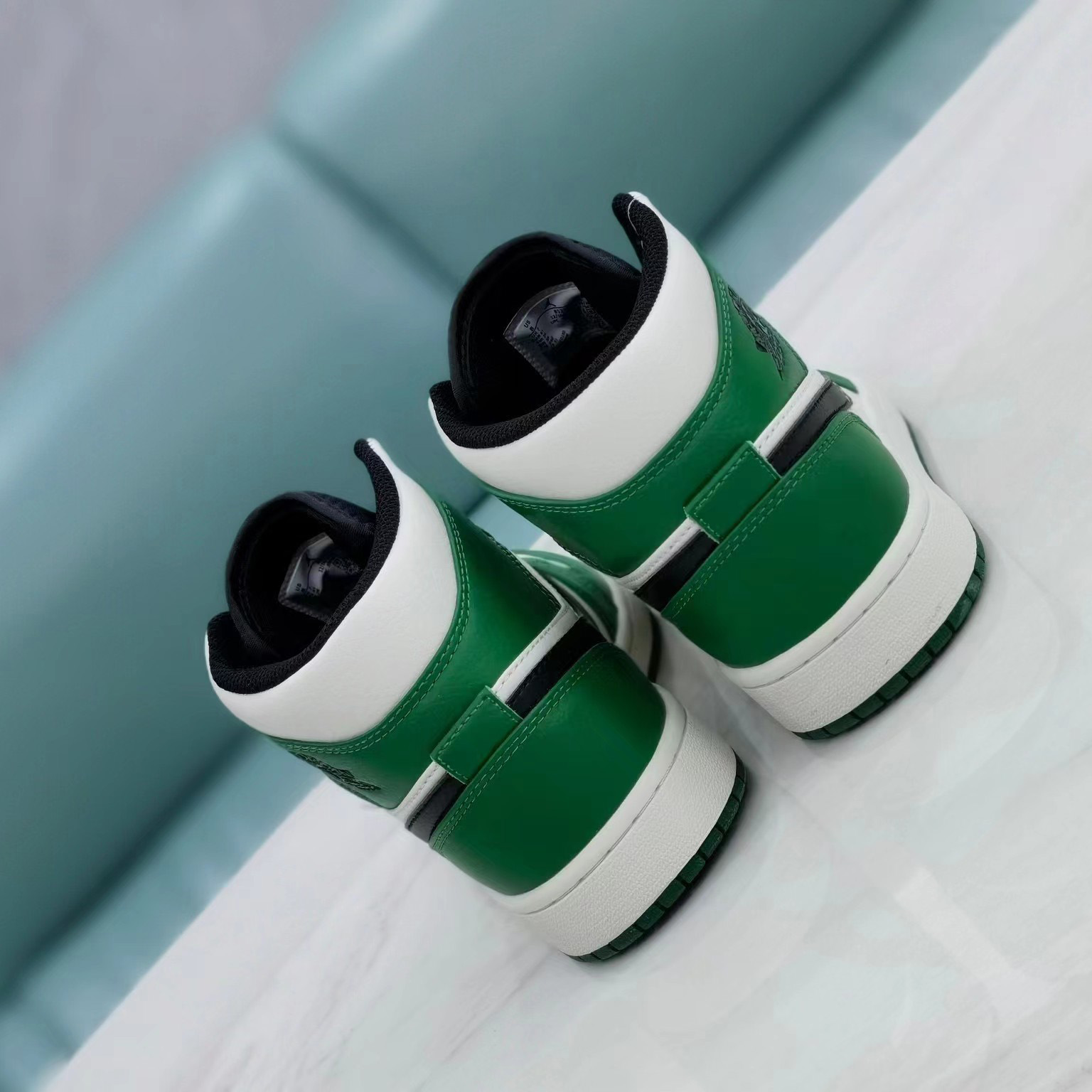 Air Jordan AJ1 MID Sneaker    BQ6931-301 - DopestKickz