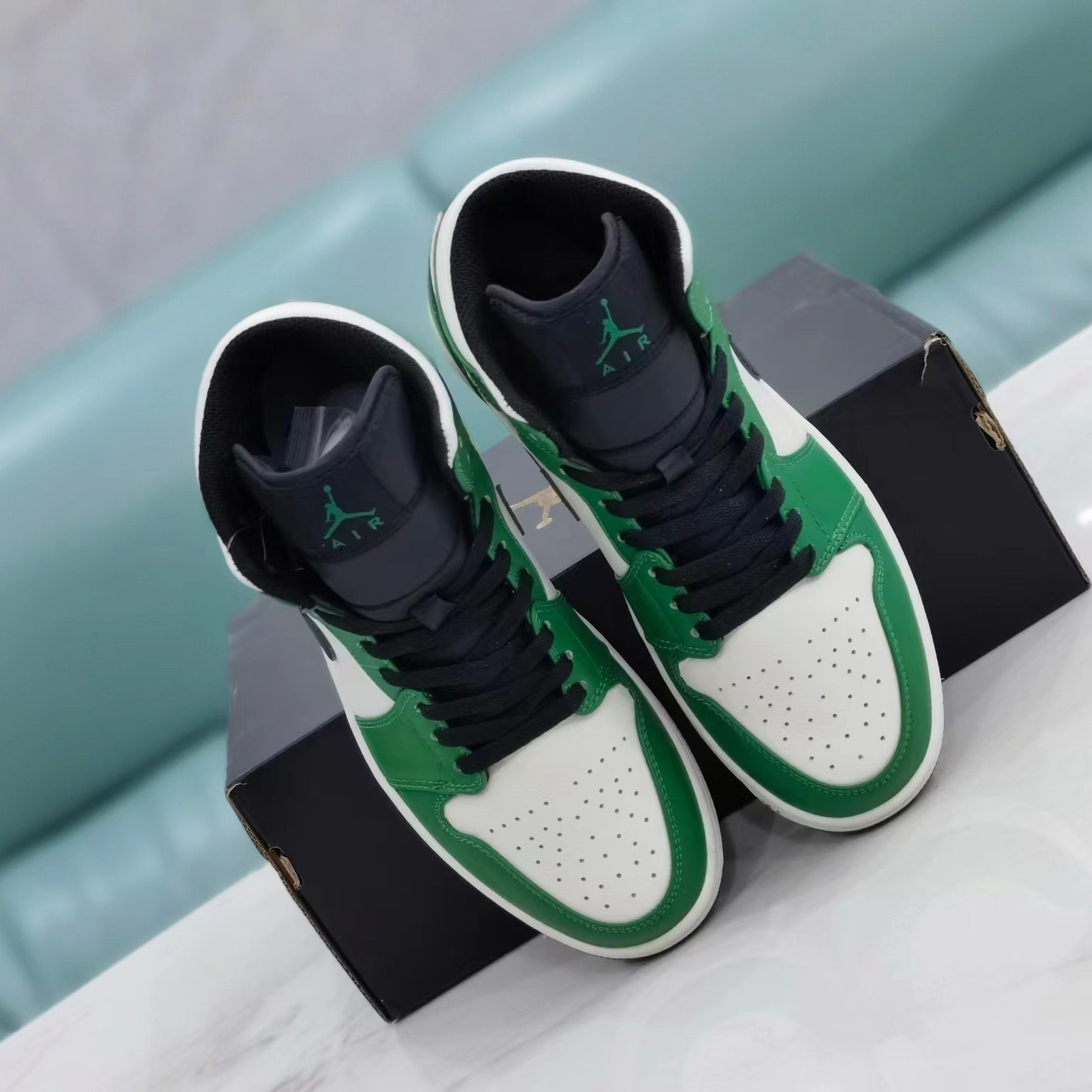 Air Jordan AJ1 MID Sneaker    BQ6931-301 - DopestKickz