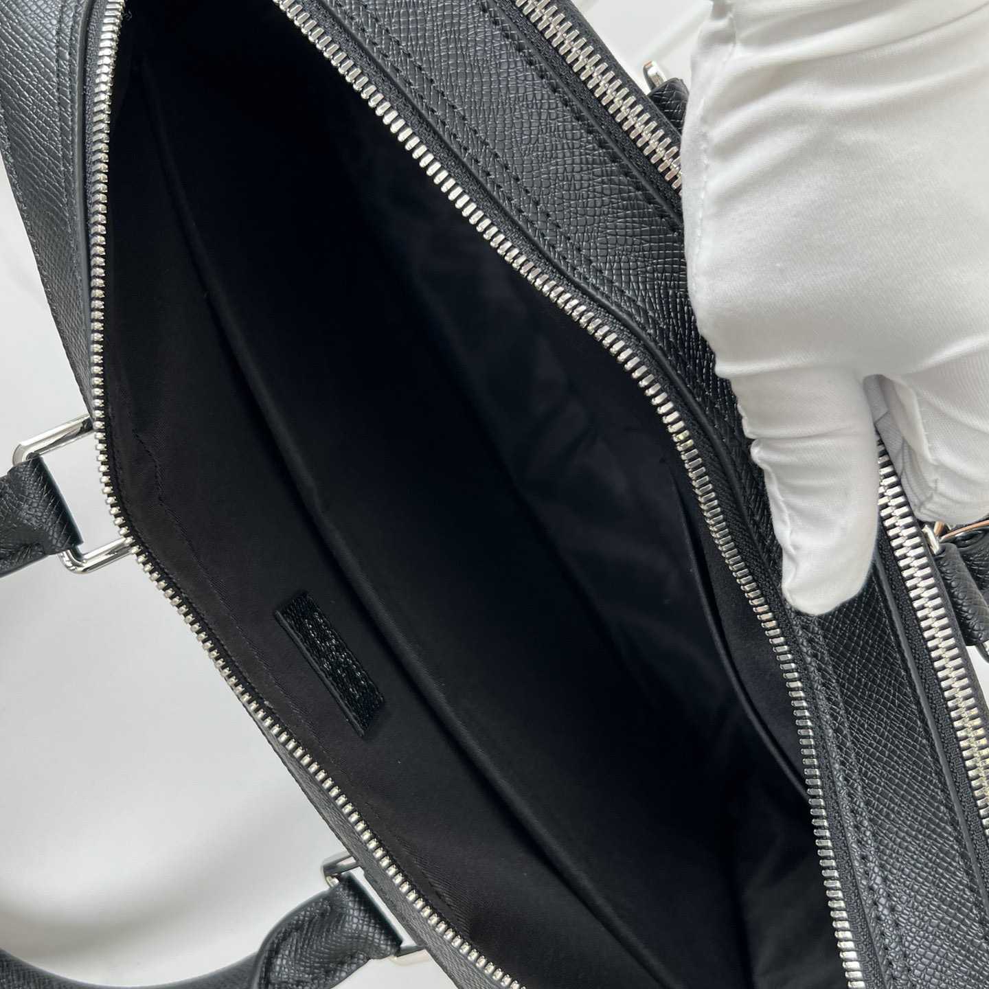 Louis Vuitton Porte Documents Voyage    M30967 - DopestKickz